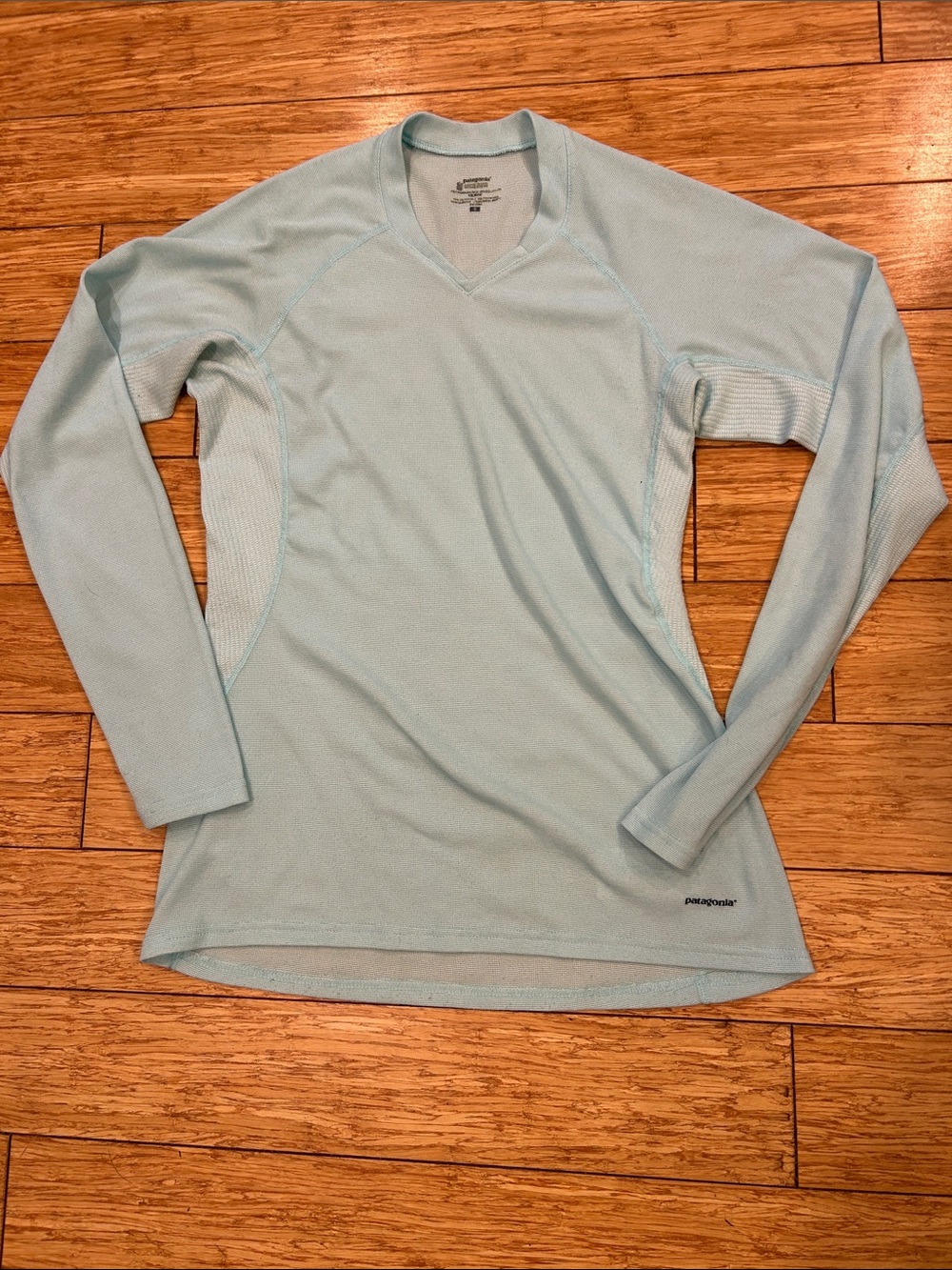 Patagonia Women's Capilene 2 V-Neck long-sleeve performance base layer top S